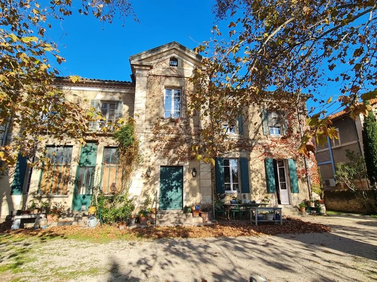 Villa for Sale in Le Thor, Avignon And North Provence 3
