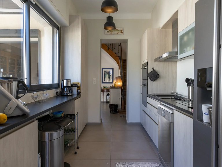 Villa for Sale in Marseille, Marseille & Cote Bleu 11
