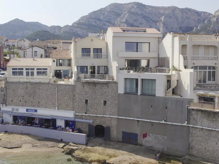 Villa for Sale in Marseille, Marseille & Cote Bleu 6