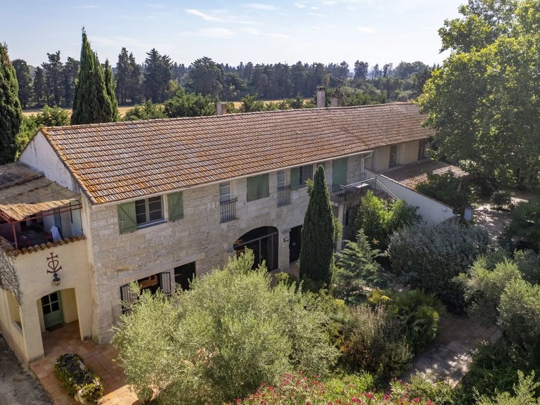 Villa for Sale in Fourques, Uzes Area 4