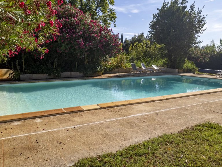 Villa for Sale in Fourques, Uzes Area 6