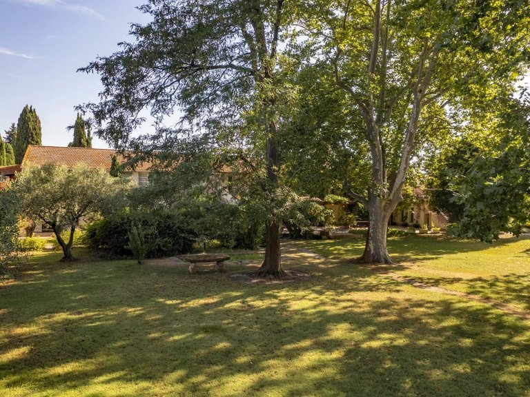 Villa for Sale in Fourques, Uzes Area 8