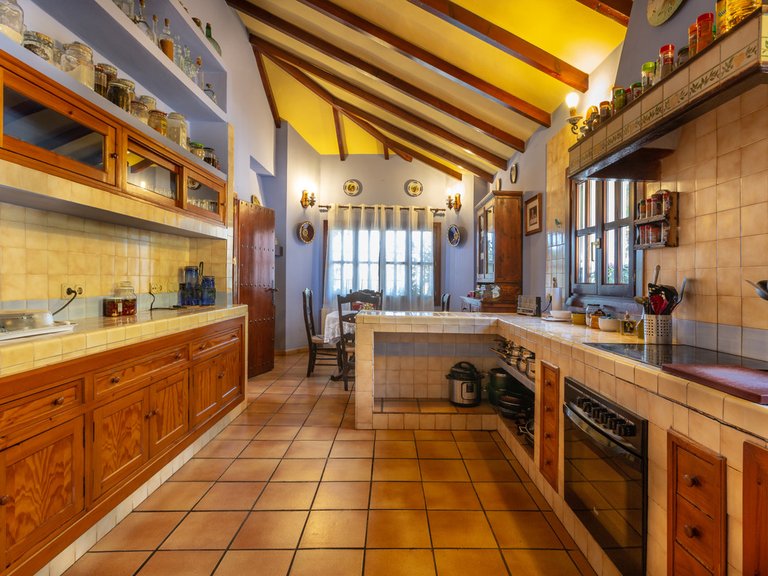 Villa for Sale in Elviria, Marbella Area 6