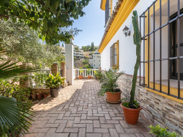 Villa for Sale in Elviria, Marbella Area 18