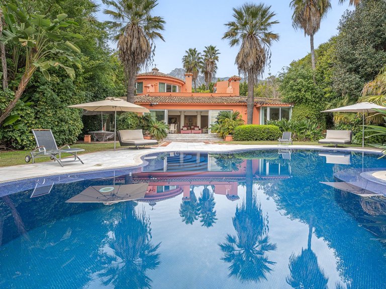 Villa for Sale in Nagueles, Marbella Area 4