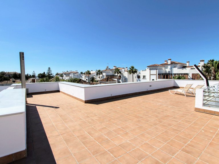 Villa for Sale in San Pedro De Alcántara, Marbella Area 2