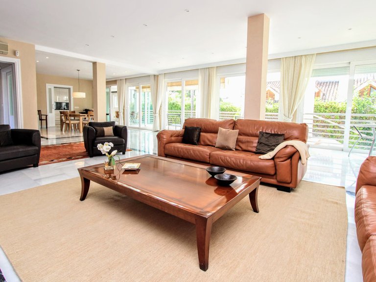 Villa for Sale in San Pedro De Alcántara, Marbella Area 4
