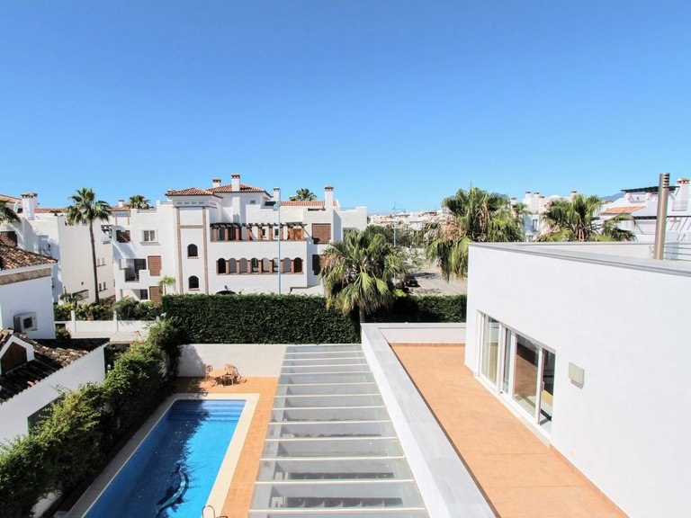 Villa for Sale in San Pedro De Alcántara, Marbella Area 14