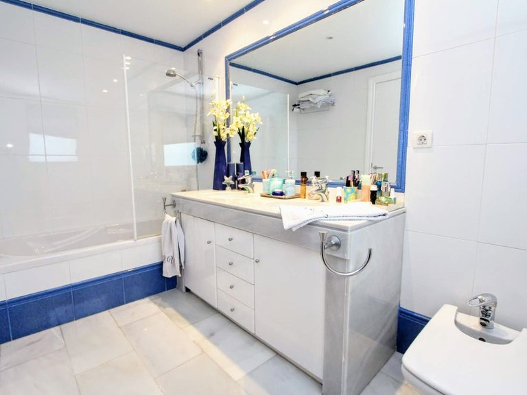 Villa for Sale in San Pedro De Alcántara, Marbella Area 19