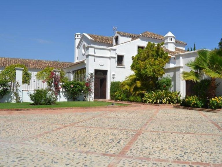 Villa for Sale in Guadalmina Baja, Marbella Area 1
