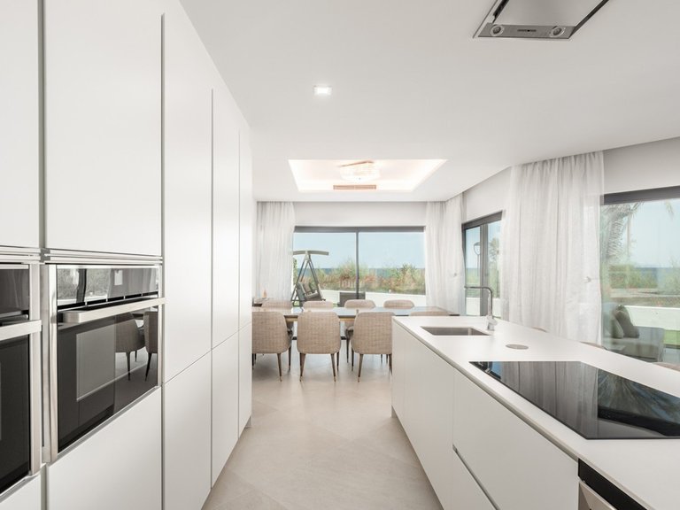 Villa for Sale in Estepona, Marbella Area 4