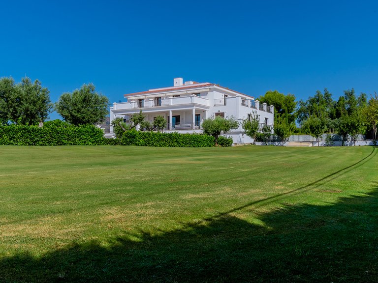 Villa for Sale in Guadalmina Alta, Marbella Area 2