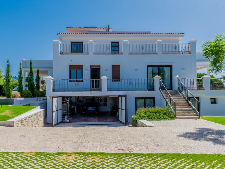 Villa for Sale in Guadalmina Alta, Marbella Area 5