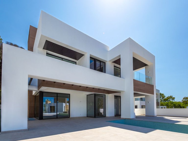 Villa for Sale in The Golden Mile, Marbella Area 2