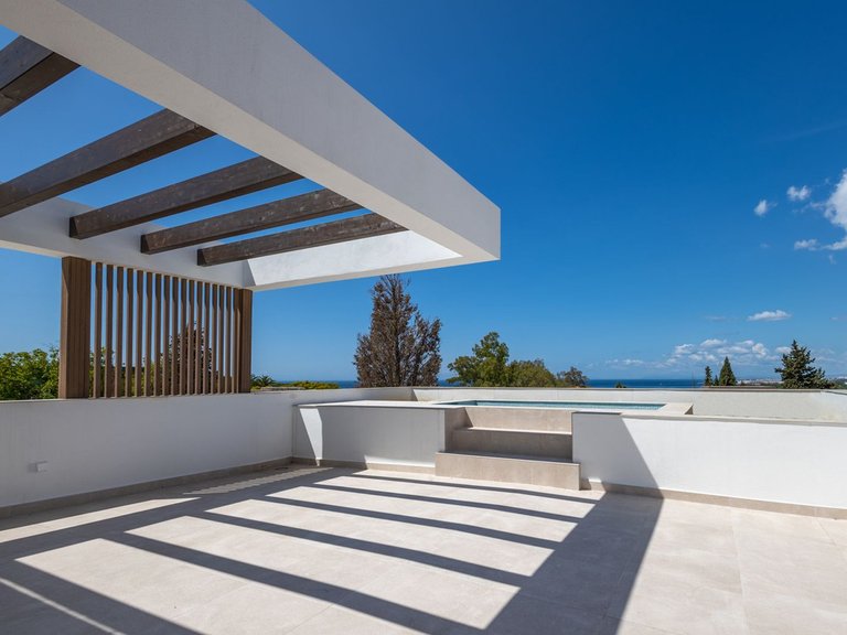 Villa for Sale in The Golden Mile, Marbella Area 4
