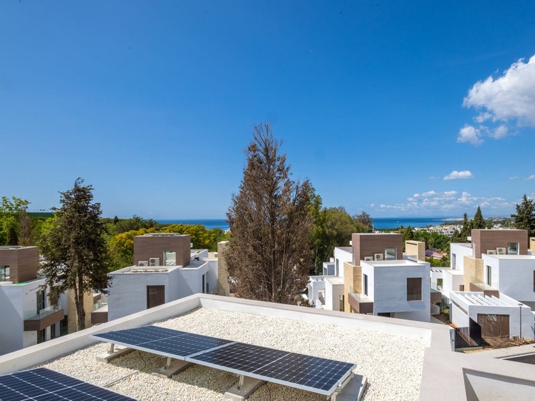 Villa for Sale in The Golden Mile, Marbella Area 5