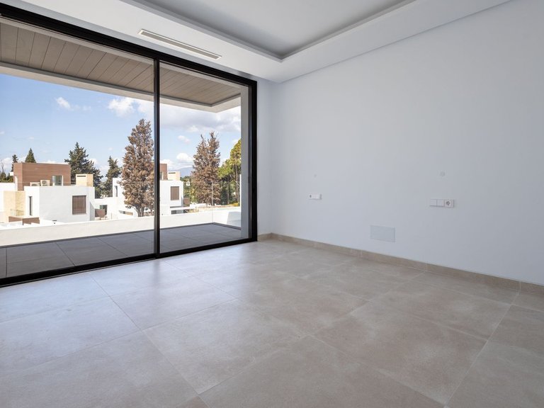 Villa for Sale in The Golden Mile, Marbella Area 14