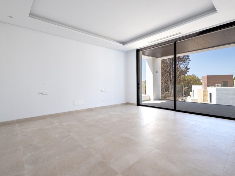 Villa for Sale in The Golden Mile, Marbella Area 17