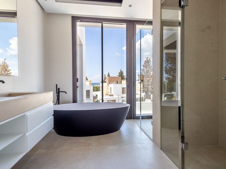 Villa for Sale in The Golden Mile, Marbella Area 18
