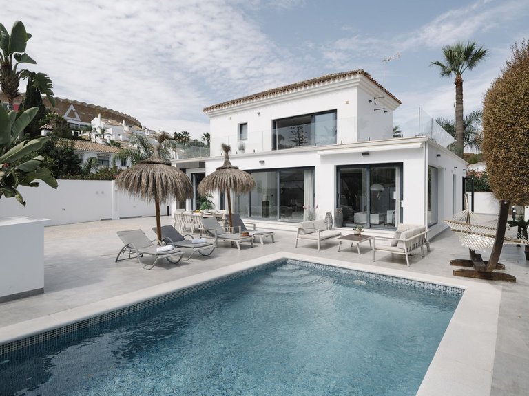 Villa for Sale in Nueva Andalucía, Marbella Area 2