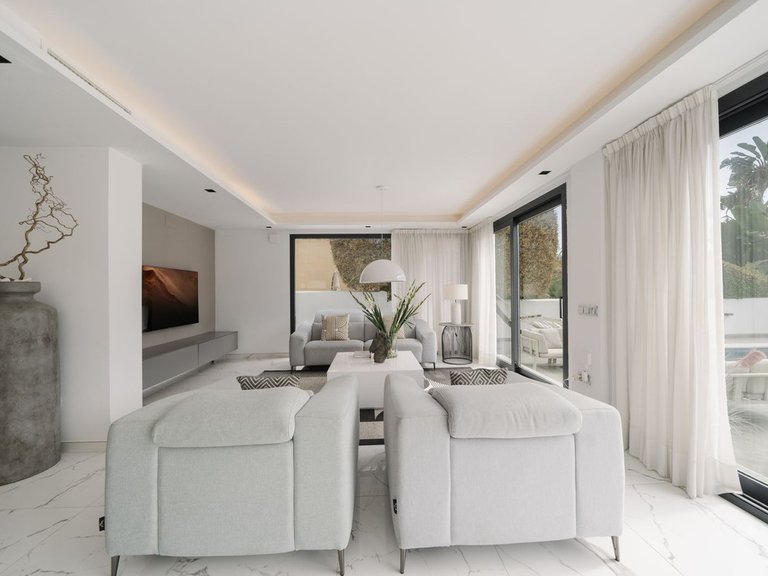 Villa for Sale in Nueva Andalucía, Marbella Area 10