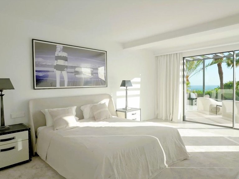 Villa for Sale in The Golden Mile, Marbella Area 18