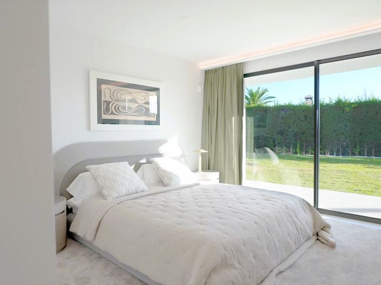 Villa for Sale in The Golden Mile, Marbella Area 19