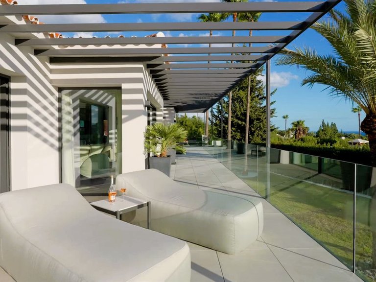 Villa for Sale in The Golden Mile, Marbella Area 5