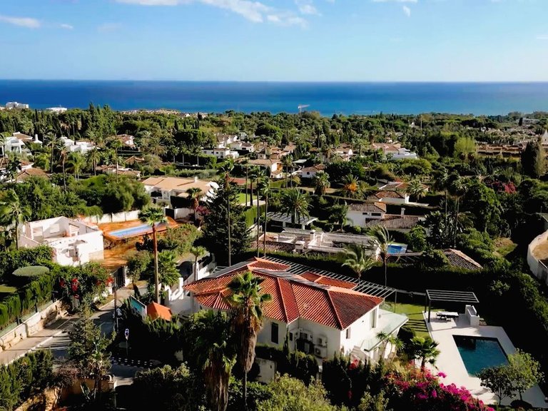 Villa for Sale in The Golden Mile, Marbella Area 6