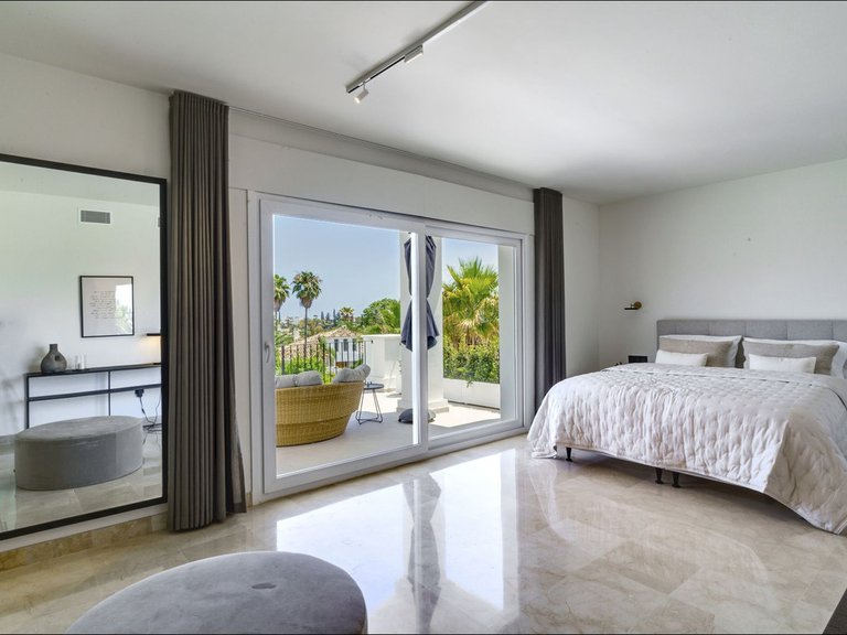 Villa for Sale in Nueva Andalucía, Marbella Area 5
