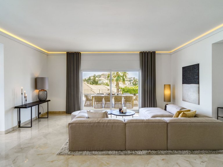 Villa for Sale in Nueva Andalucía, Marbella Area 11
