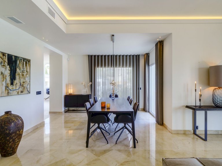 Villa for Sale in Nueva Andalucía, Marbella Area 12