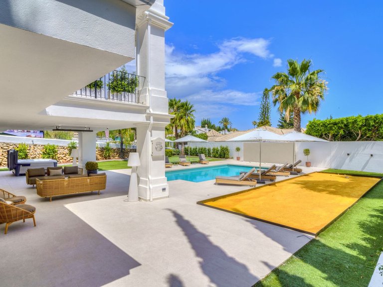 Villa for Sale in Nueva Andalucía, Marbella Area 14