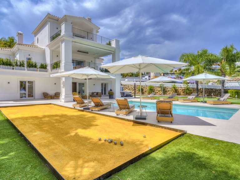 Villa for Sale in Nueva Andalucía, Marbella Area 15