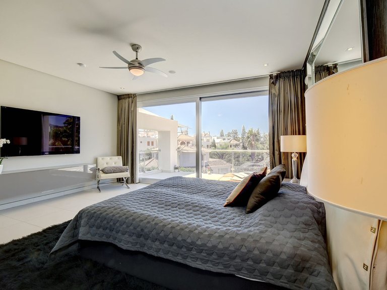 Villa for Sale in Nueva Andalucía, Marbella Area 12