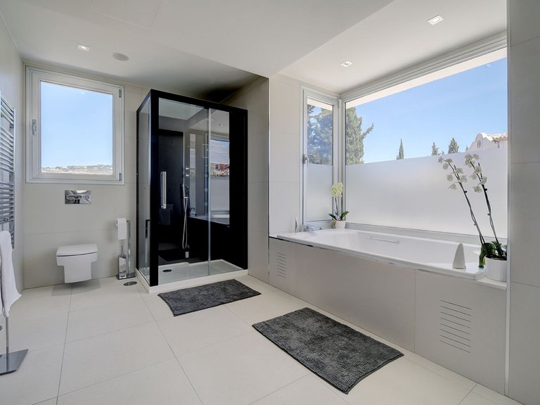 Villa for Sale in Nueva Andalucía, Marbella Area 16