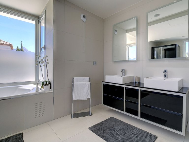 Villa for Sale in Nueva Andalucía, Marbella Area 17