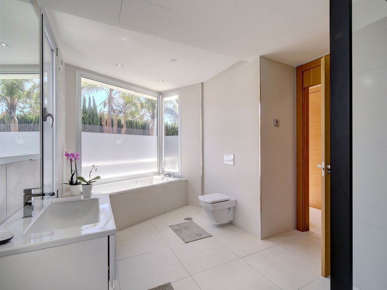 Villa for Sale in Nueva Andalucía, Marbella Area 3