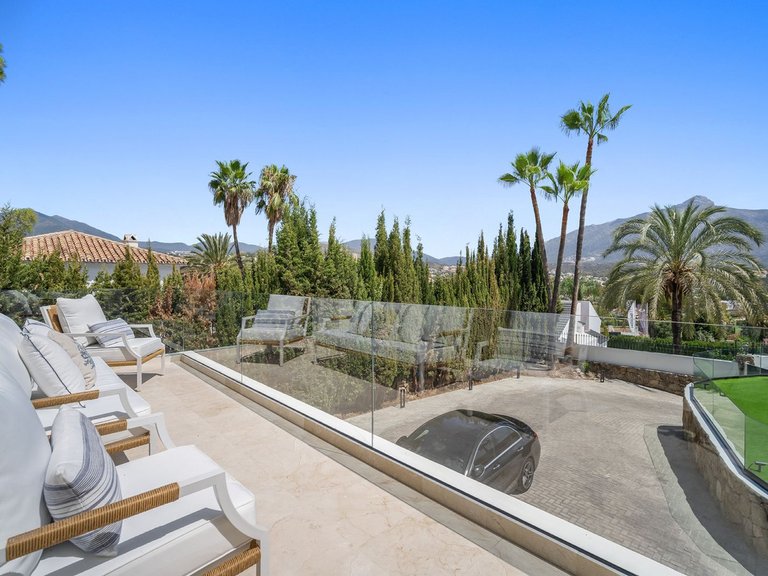 Villa for Sale in Nueva Andalucía, Marbella Area 5