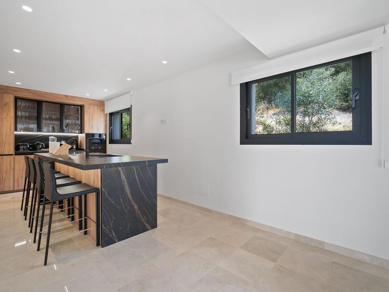 Villa for Sale in Nueva Andalucía, Marbella Area 8