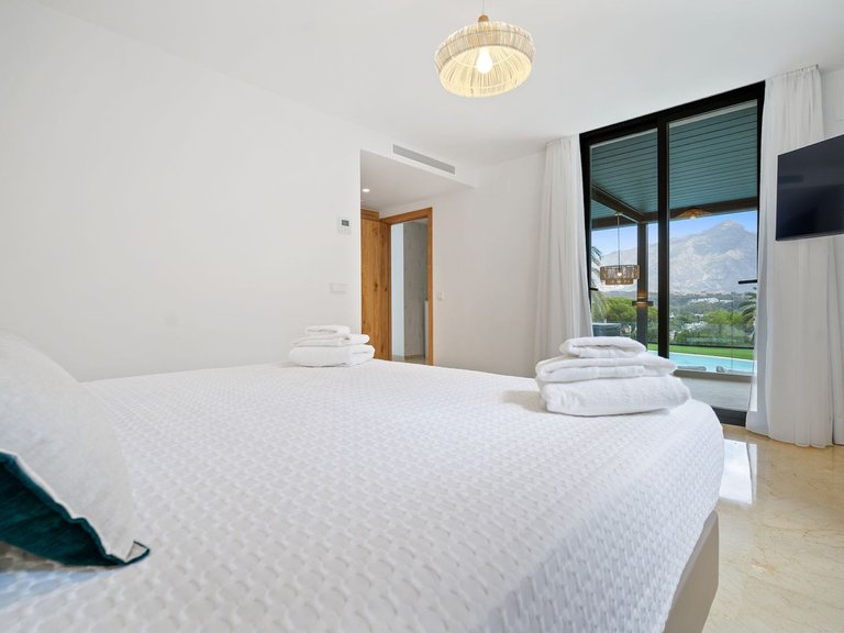 Villa for Sale in Nueva Andalucía, Marbella Area 10