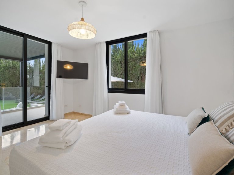 Villa for Sale in Nueva Andalucía, Marbella Area 11