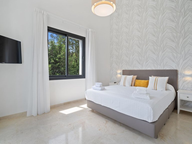 Villa for Sale in Nueva Andalucía, Marbella Area 14