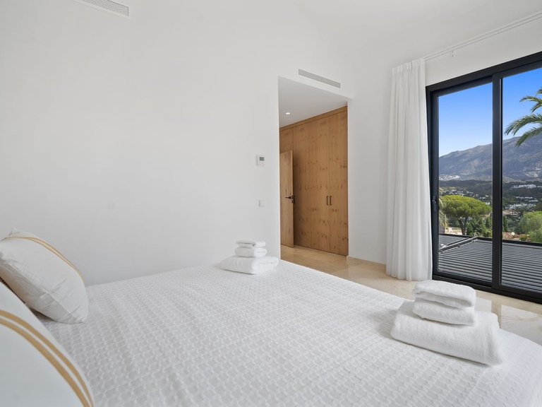 Villa for Sale in Nueva Andalucía, Marbella Area 16