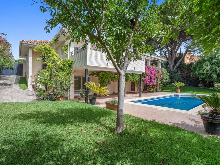 Villa for Sale in Guadalmina Alta, Marbella Area 1