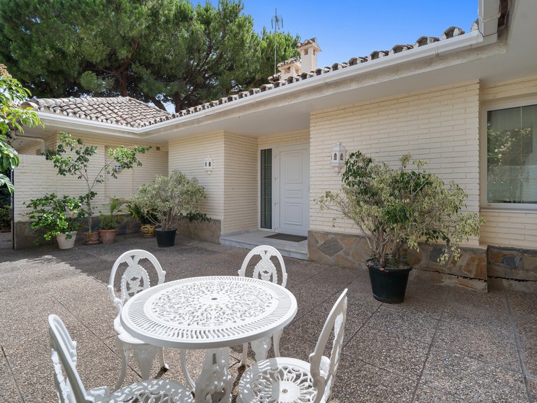 Villa for Sale in Guadalmina Alta, Marbella Area 5