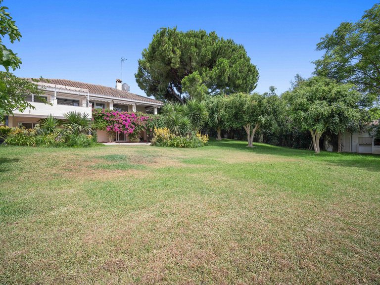 Villa for Sale in Guadalmina Alta, Marbella Area 6