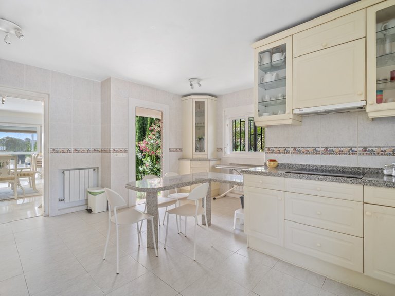 Villa for Sale in Guadalmina Alta, Marbella Area 12