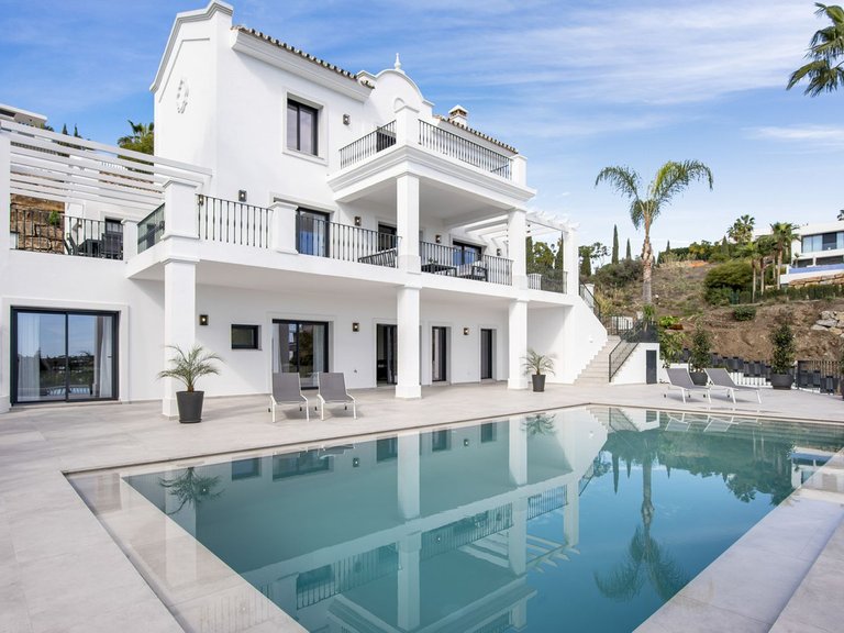 Villa for Sale in Los Flamingos, Marbella Area 2