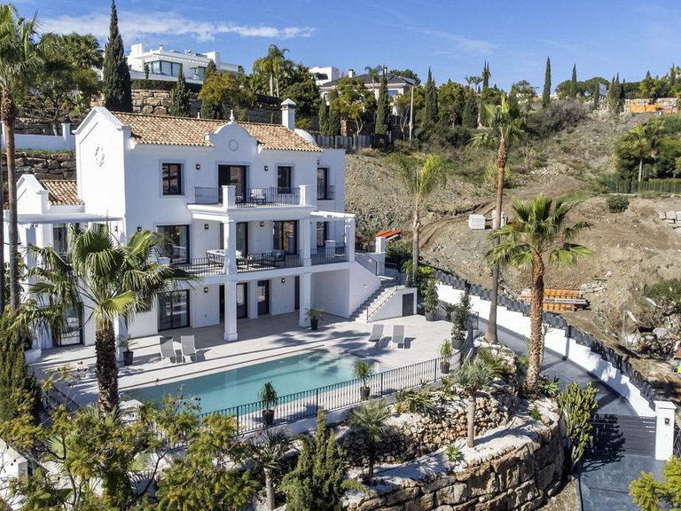 Villa for Sale in Los Flamingos, Marbella Area 12